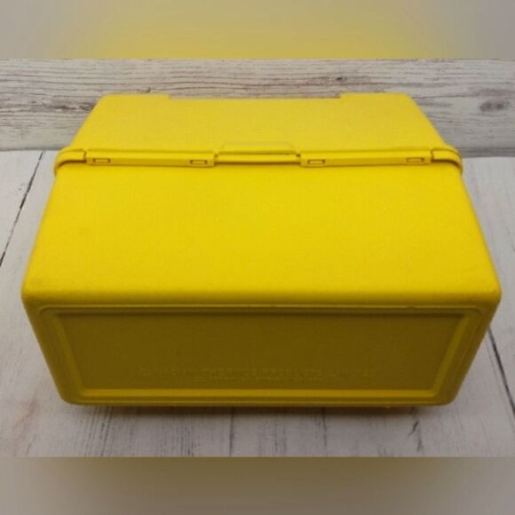 Bugs Bunny & Friends Vintage Lunch Box Warner Brothers Yellow - Picture 10 of 14